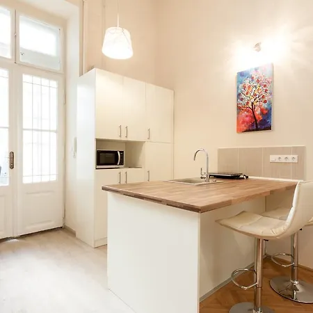 Midtown Apartment